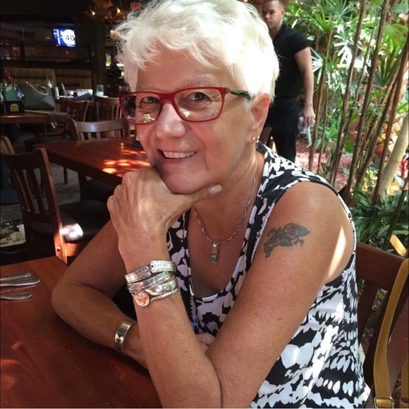 Meet your Posher, Leigh - Picture 1 of 1